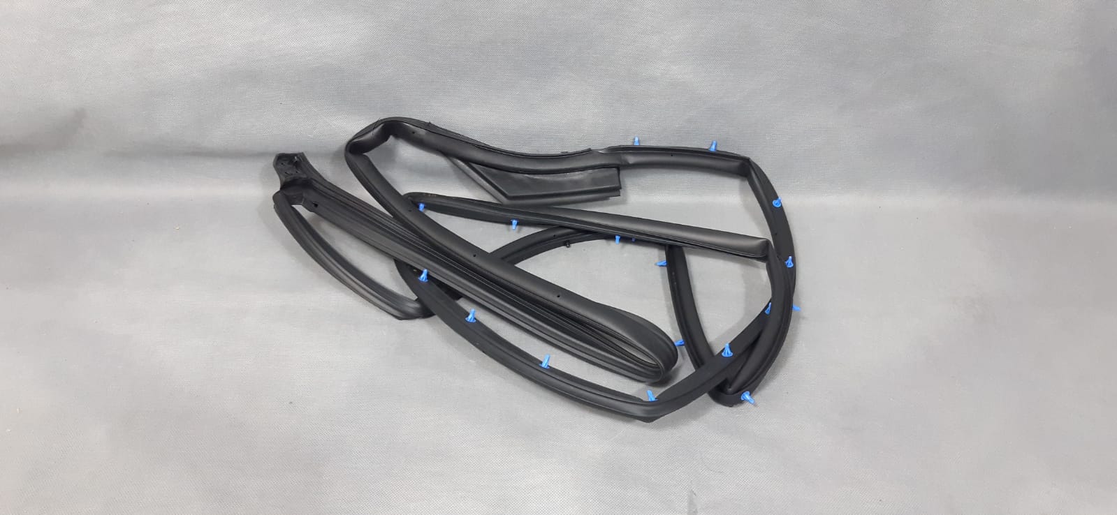 KIA Sportage 2019-2024 Front Right Door Weather Strip Rubber – Used