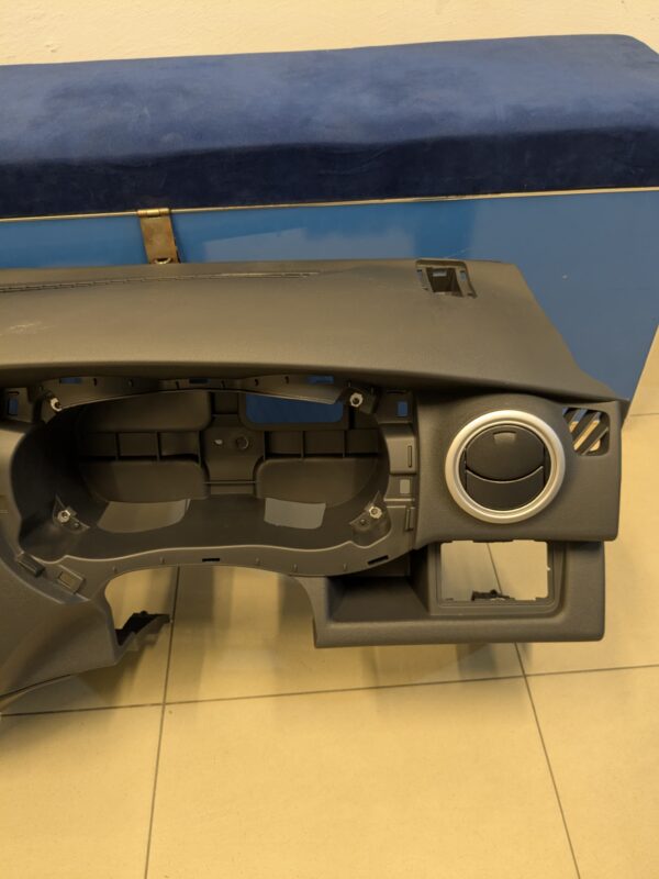 Changan Karvaan 2019-2023 Dashboard - Image 2